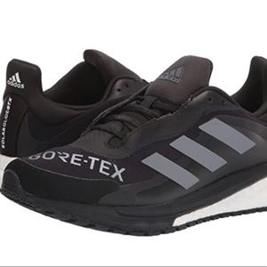 Women's Adidas Solar Glide 4 GTX Running Shoes in Black - 7.5. New in box